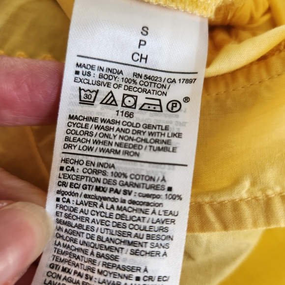 Old Navy NWT Yellow Sleeveless Blouse S - Picture 7 of 7